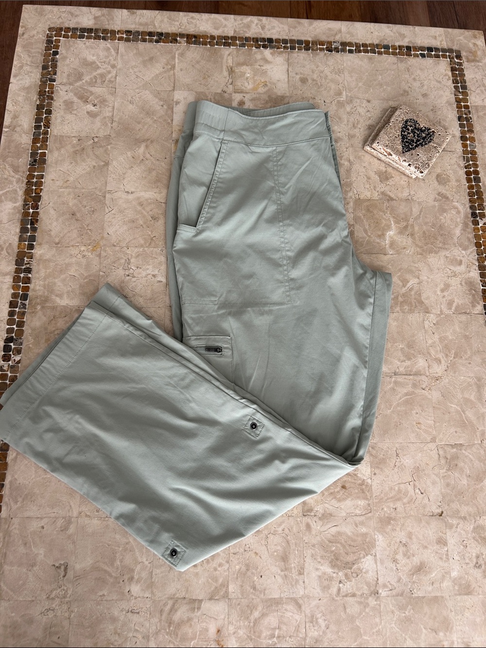 Columbia nylon hiking pants cargo pockets /roll-up legs sage Green Women’s 14